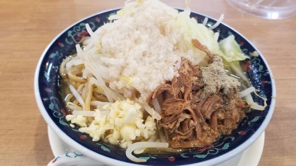 「ニボジロー　麺大盛　野菜、背脂増し」@凌駕 IDÉAの写真