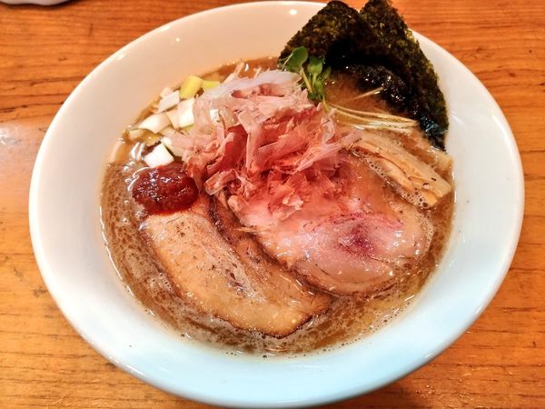 「きまぐれ限定 中華そば ～豚骨と節と～」@麺屋 シロサキの写真