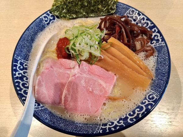「ゲリラ限定 純とんこつらーめん」@らー麺 アオキジの写真