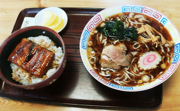 「ラーメン+ミニうな丼セット（1200円）」@そば処 天狗の写真