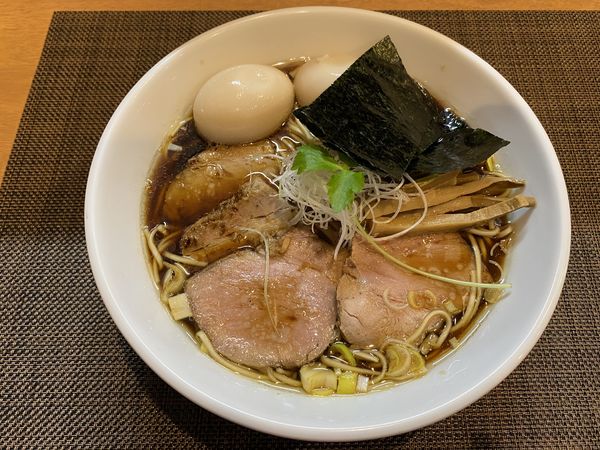 「淡麗醤油らー麺780円＋煮卵＋120+湯咲盛り300」@麺処 湯咲の写真