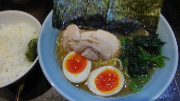 「ラーメン、ライス、味玉」@らーめんありがた家の写真