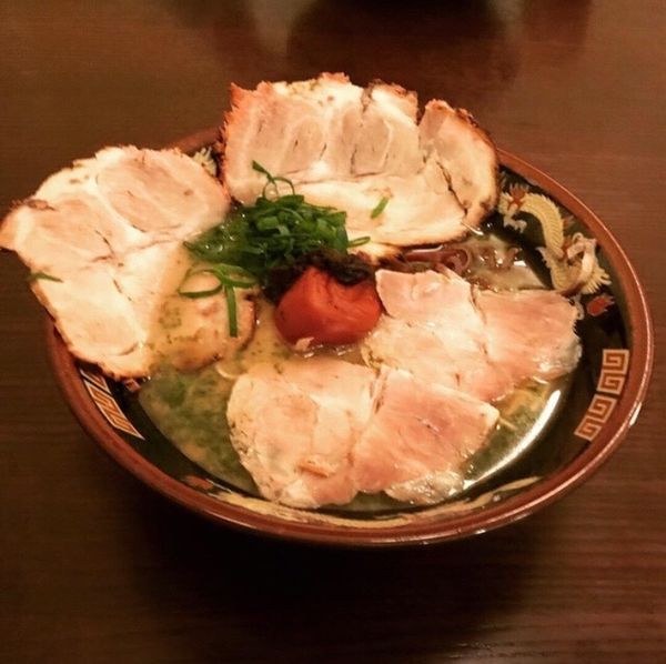 「梅じそ豚骨ラーメン」@山形屋西洋酒場の写真