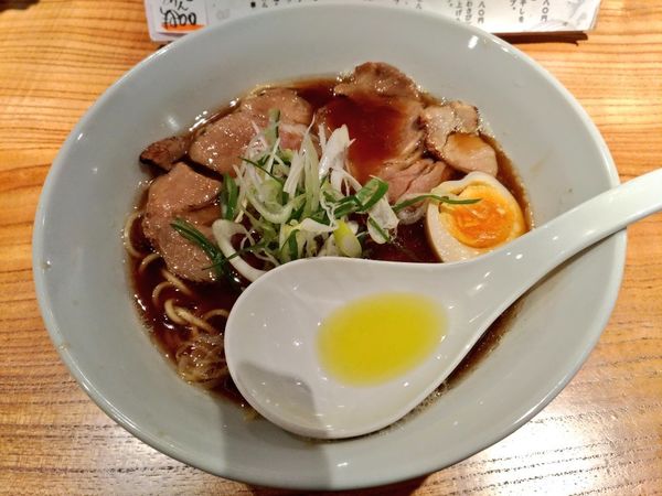 「期間限定 秋刀魚煮干しBLACKクラシックらーめん」@オサカナノヒの写真