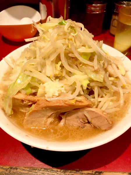 「小ラーメン700円生卵50円」@ラーメン二郎 荻窪店の写真