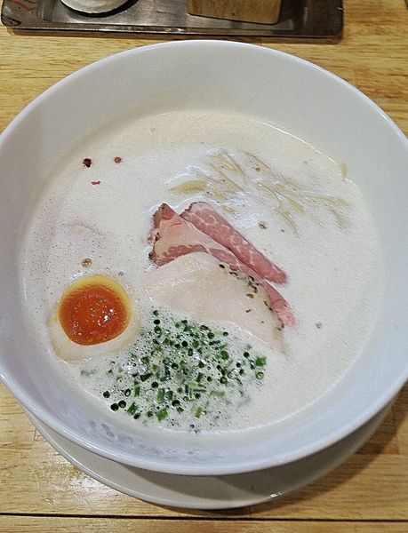 「ぱいたんらぁめん 820円＋味玉 100円」@麺家 獅子丸の写真