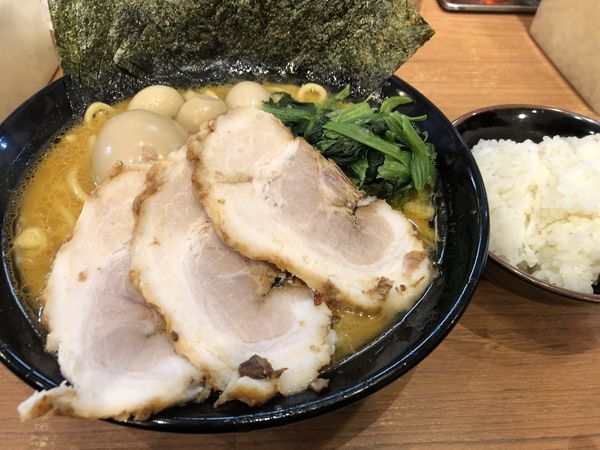 「代々木スペシャル固め濃いめ&うずら&ライス」@代々木商店の写真