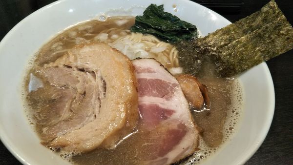 「煮干しそば＋和え玉（それぞれ醤油）＋厚切り豚」@陽はまたのぼるの写真