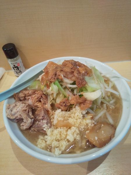 「ブー郎(麺250g)780円(ヤサイマシ･ニンニク･アブラ)」@ラーメンぶたまるの写真