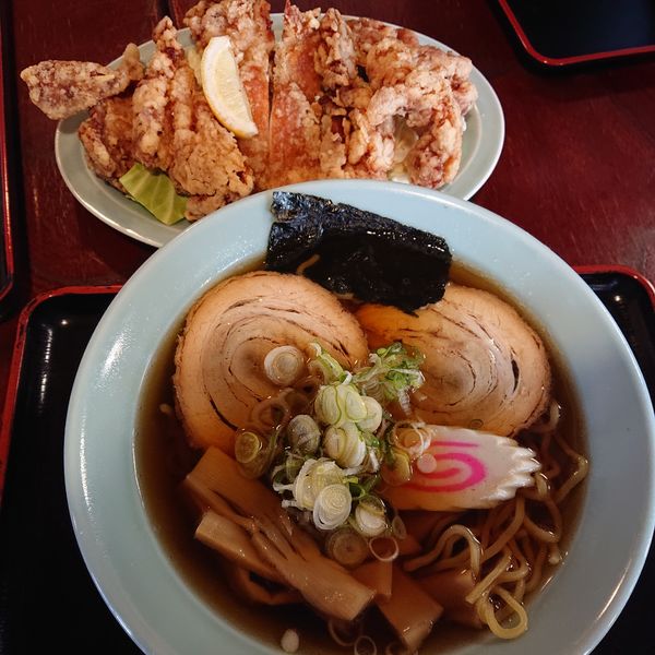 「茶屋ラーメン醤油690円、山賊焼き800円」@そば茶屋 松花の写真