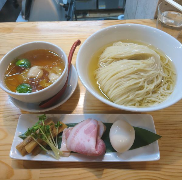 「濃厚清湯白醤油つけ麺 大盛」@自家製麺 くろ松の写真