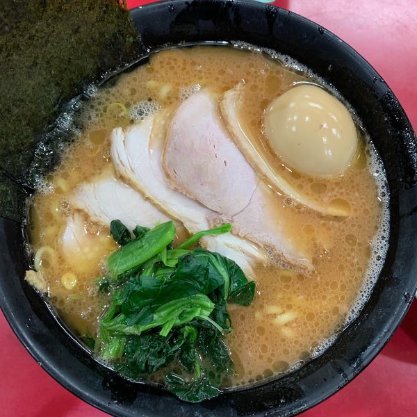 「チャーシューメン920円＋味玉90円＋ライス100円。」@杉田家 千葉祐光店の写真