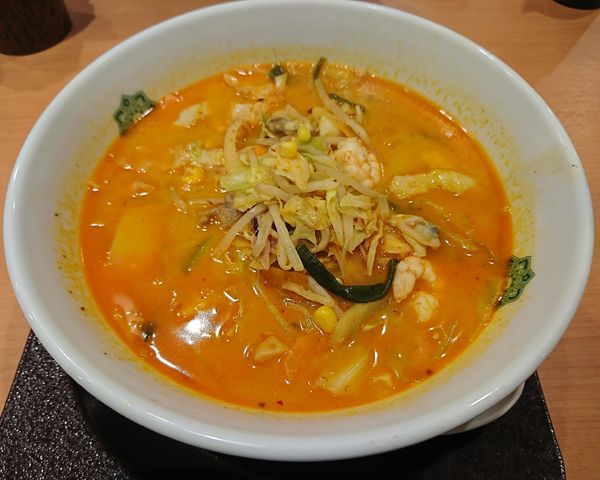 「ピリ辛豚骨ちゃんぽん(麺少なめ700円)」@ちゃんぽん菜ノ宮 大宮大成店の写真