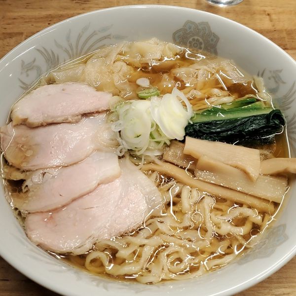 「手打ちらーめん＋ピロピロ皮ワンタン」@西荻燈の写真