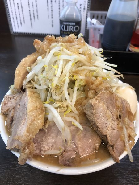 「ラーメン＋豚増し＋豚MIX＋味玉」@ラーメンどでん 大宮店の写真
