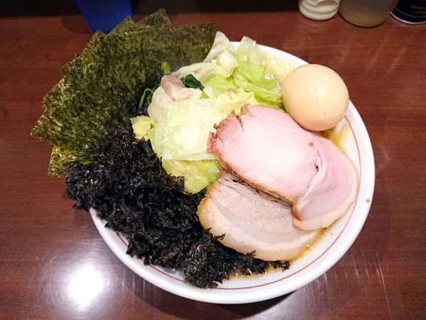 「らーめん(もも肉)＋キャベツ＋岩のり」@らーめん飛粋の写真