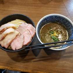 チャーシュー極濃煮干しつけ麺