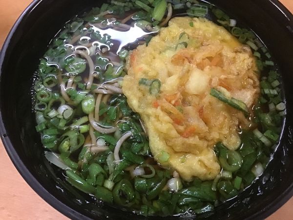 「天ぷらそば430円」@自笑亭の写真
