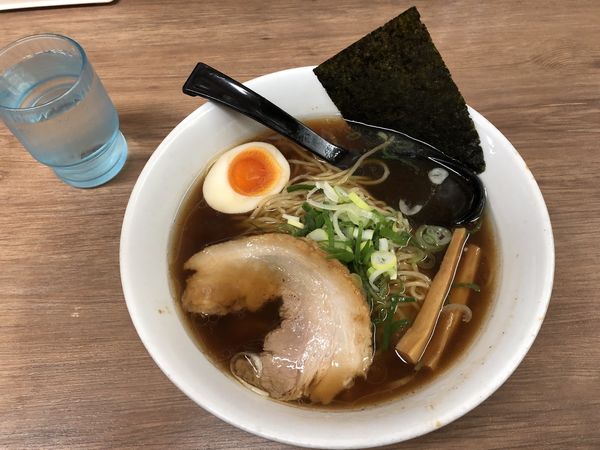 「和風魚介醤油 730円」@エビ豚骨拉麺 春樹 代々木店の写真
