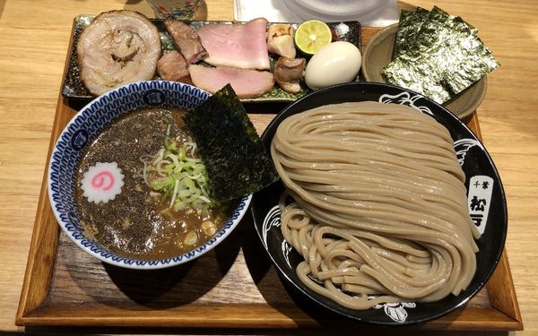 「つけめん（大）特選全部乗せトッピング +のり５枚」@中華蕎麦 とみ田の写真