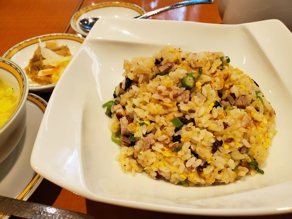 「黒菌烤鴨炒飯」@銀座アスター ベルシーヌ横浜の写真