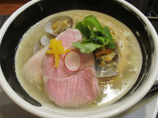 「浅利とムール貝の汐そば（990円）」@麺処しろくろの写真