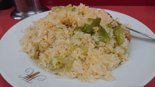 「C　カニチャーハン＆焼き餃子　８８０円　※」@まんぷく亭の写真