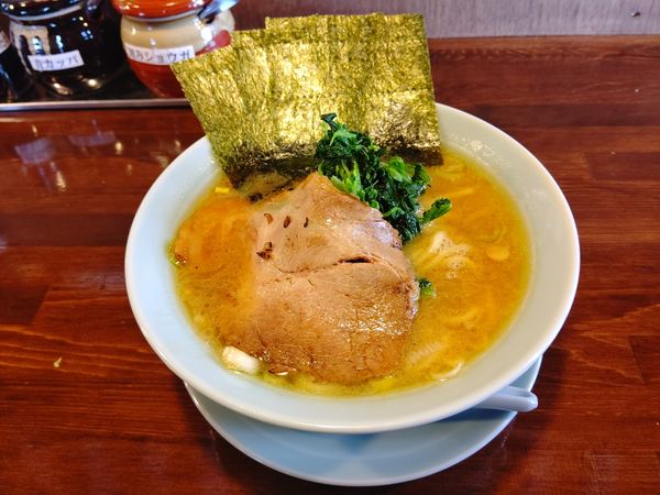 「とんこつ醤油ラーメン(並盛・200g)720円」@くすのき食堂の写真