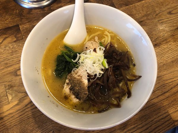 「とりまる醤油らーめん」@麺屋すみすの写真