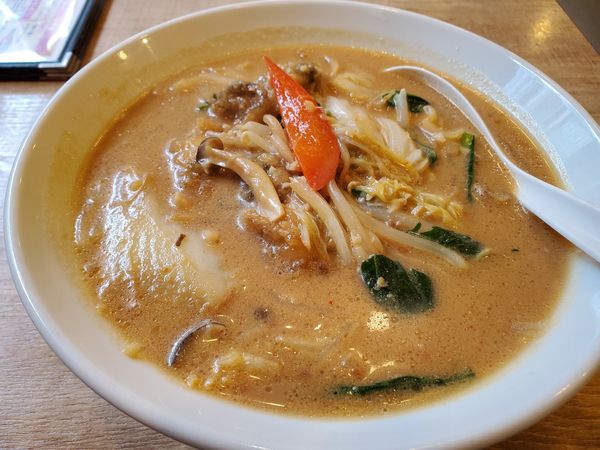 「かきとたっぷり野菜の味噌煮込みそば」@東京餃子軒 横浜西口店の写真