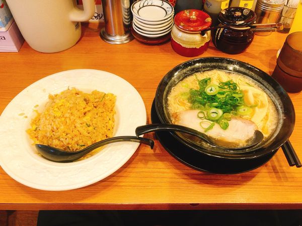 「特製ラーメン チャーハン定食」@一丸の写真