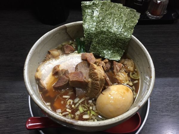 「番 全部のせ（太）醤油」@麺屋 番の写真