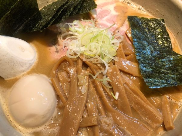 「らーめん（大）＋全部」@麺屋吉左右の写真