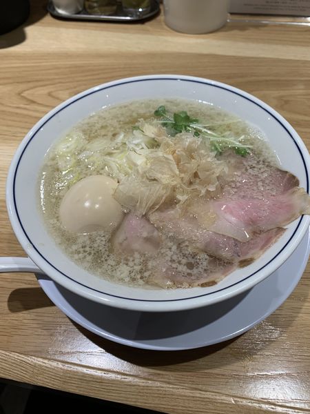 「味玉塩ラーメン」@らーめん鱗 難波店の写真
