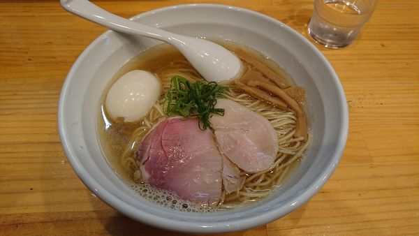 「味玉白醤油らーめん(1000円)」@麺響万蕾の写真