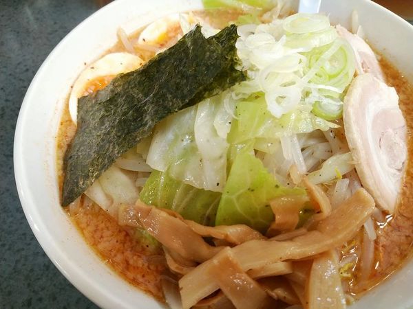 「ハッスルうま辛野菜ラーメン＋半熟玉子」@ハッスルラーメンホンマ 亀戸本店の写真