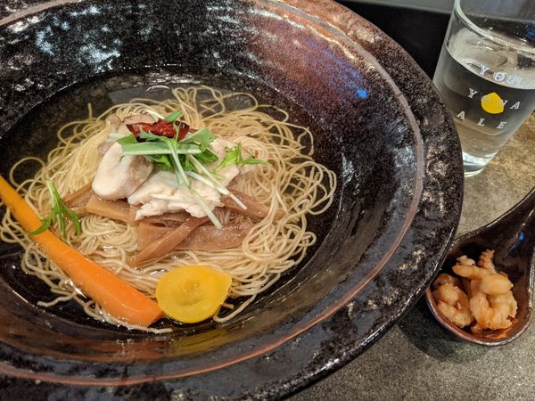 「鶏が鳴かない ramen 塩対応 (麺硬) ＋追加トッピング：季」@ramen るの写真