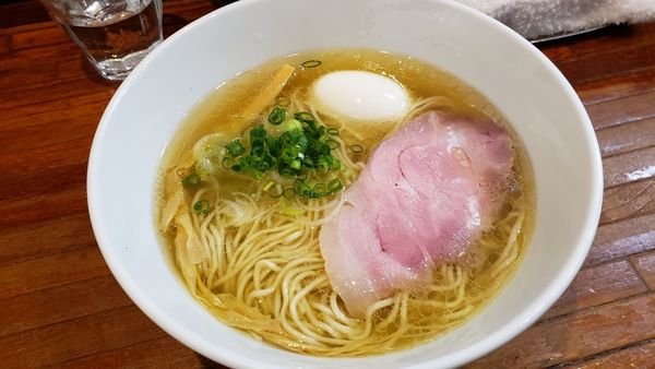 「味玉しおらーめん900円」@町田汁場 しおらーめん進化 町田駅前店の写真