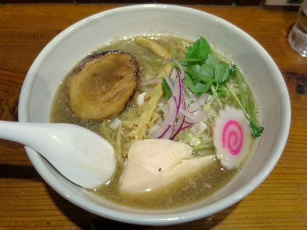 「煮干しラーメン ８００円 ※細麺」@麺屋 芽ぶきの写真