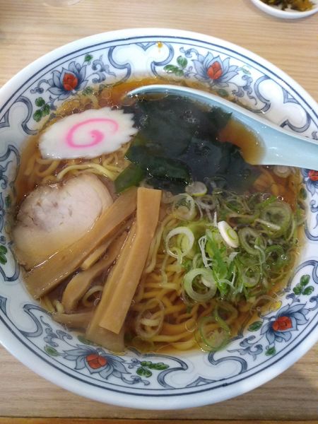 「醤油ラーメン 400円 チャーハン 600円 (税別)」@西華の写真