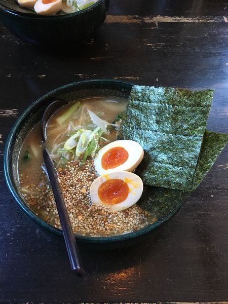 「海苔タマ醤油ラーメン」@らぁめん銀波露 札幌月寒店の写真