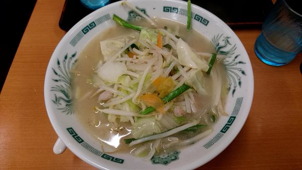 「野菜たっぷりタンメン（麺少なめ）446円」@日高屋 西武新宿前北店の写真