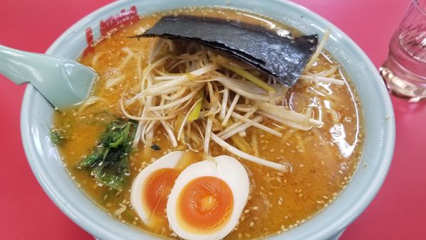 「特製味噌ネギラーメン　大盛　味玉トッピング」@山岡家 松本店の写真