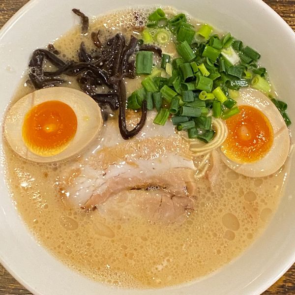 「博多玉子入りらーめん」@らーめん たつ屋の写真