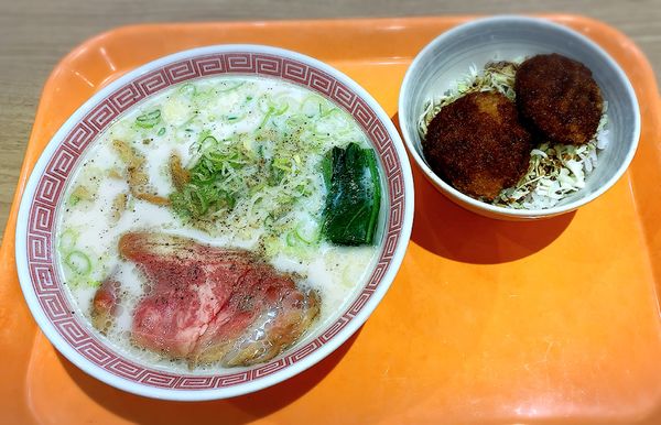 「ローストビーフ入り牛骨らーめん＋ソースカツ丼」@幸楽苑 イーアス高尾店の写真