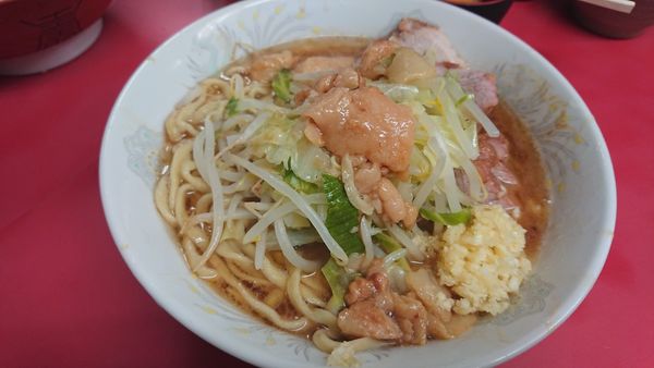「小豚　野菜少な目　ﾆﾝﾆｸ脂」@ラーメン二郎 環七一之江店の写真