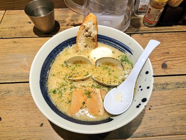 「【限定】クラムチャウダー風らーめん（＋味玉）」@麺屋 翔 みなとの写真