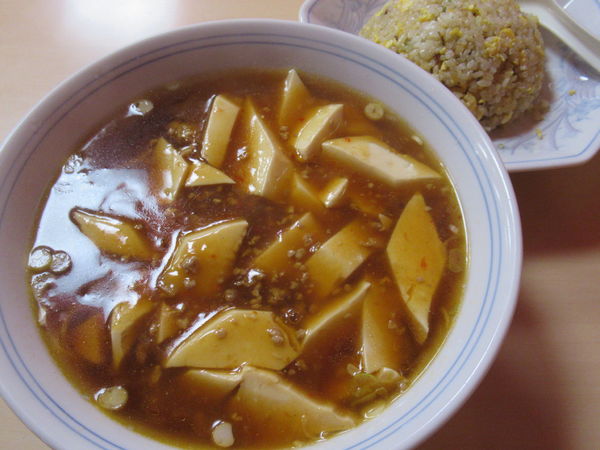 「麻婆豆腐麺＋半チャーハンセット（1000円）」@安楽の写真