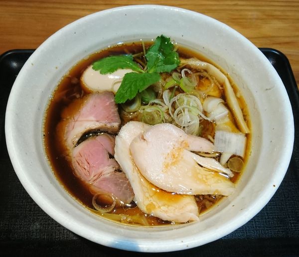 「鶏そば(醤油)＋味玉」@つけめん・らーめん・煮干そば 金狼の写真