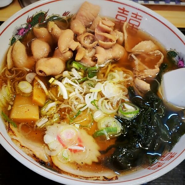 「モツそば ８３０円」@自家製麺 麺屋 虎治の写真